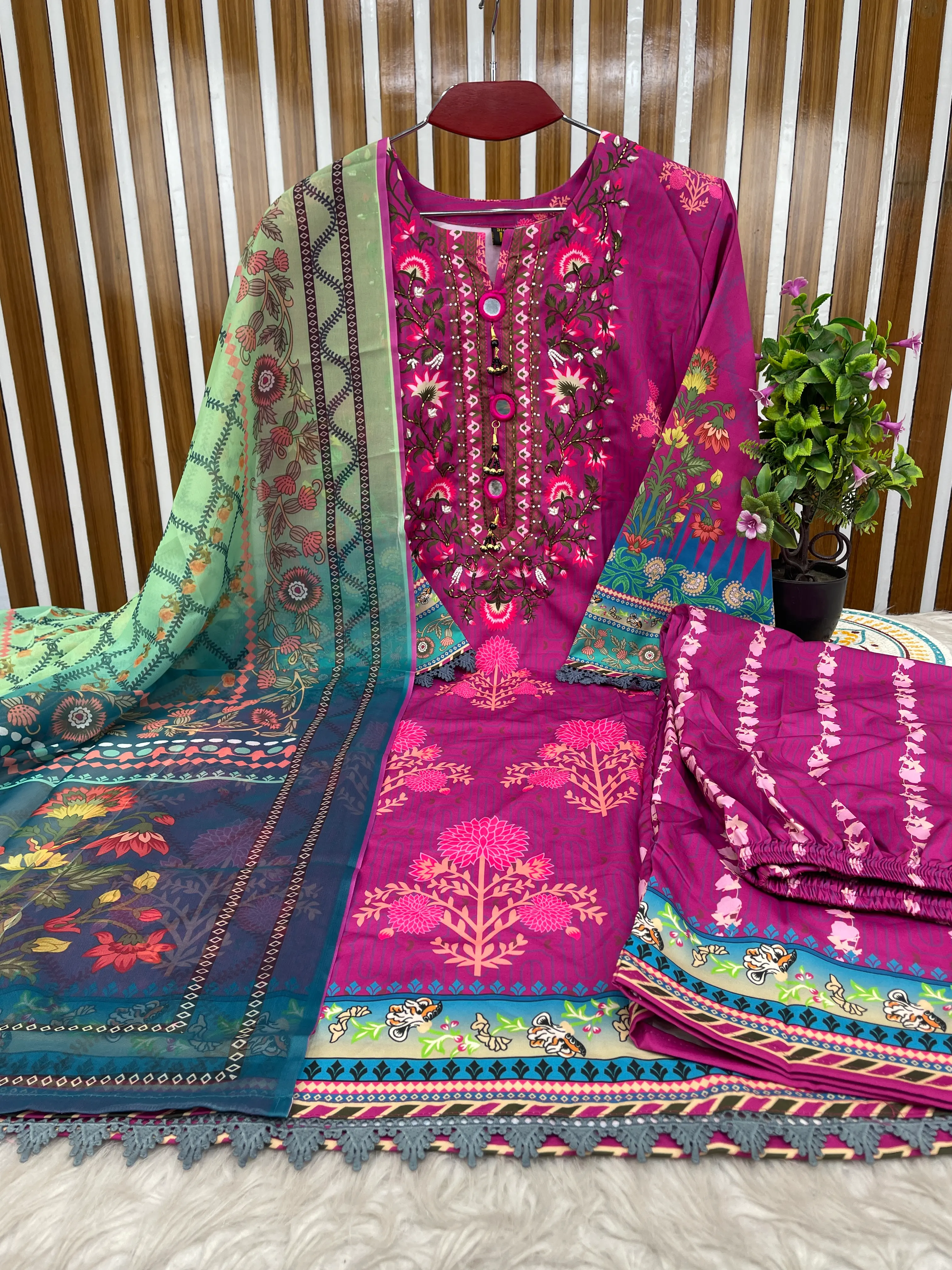 CMirrage Silk Purple